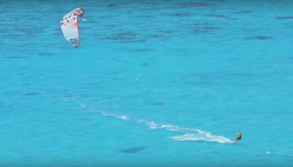 Strapless Kitesurfing in Moorea | Niccolo Porcella