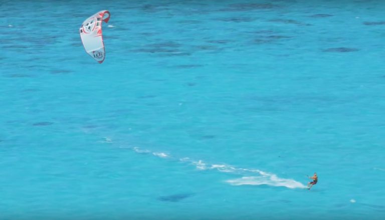 Strapless Kitesurfing in Moorea | Niccolo Porcella