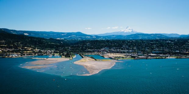 Nature carved out a perfectly protected pocket for the Hood River Slider Park. 
