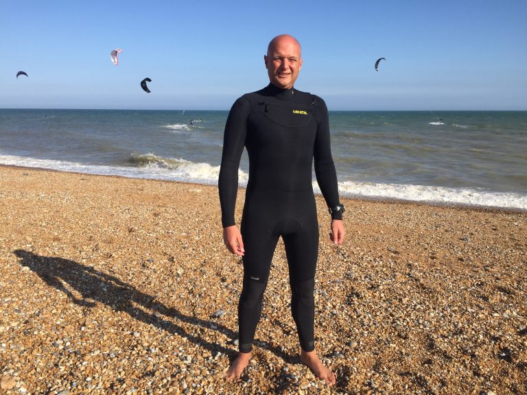 Kitesurfing Reviews - Manera Meteor Magma 5/4mm 2016