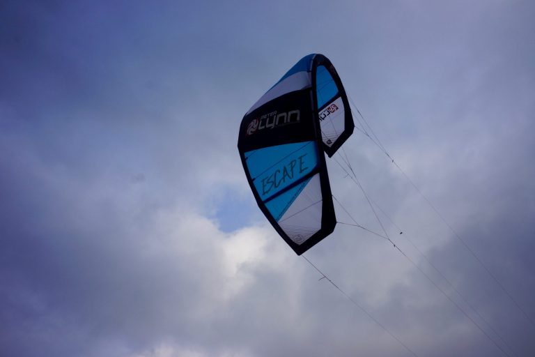 Kitesurfing Reviews - Peter Lynn Escape V5 9m 2017