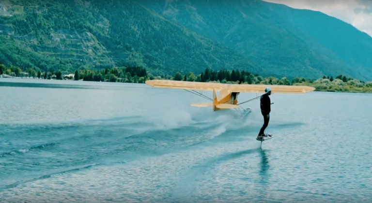 Airplane Foiling