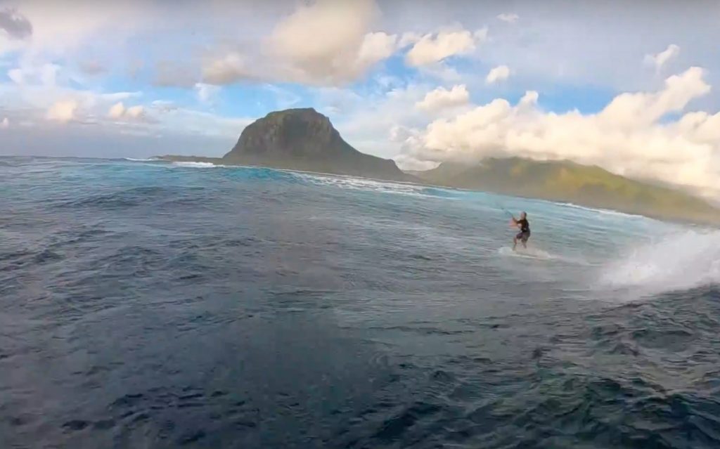 Waveriding with GoPro HERO6 & gimbal FeiyuTech WG2