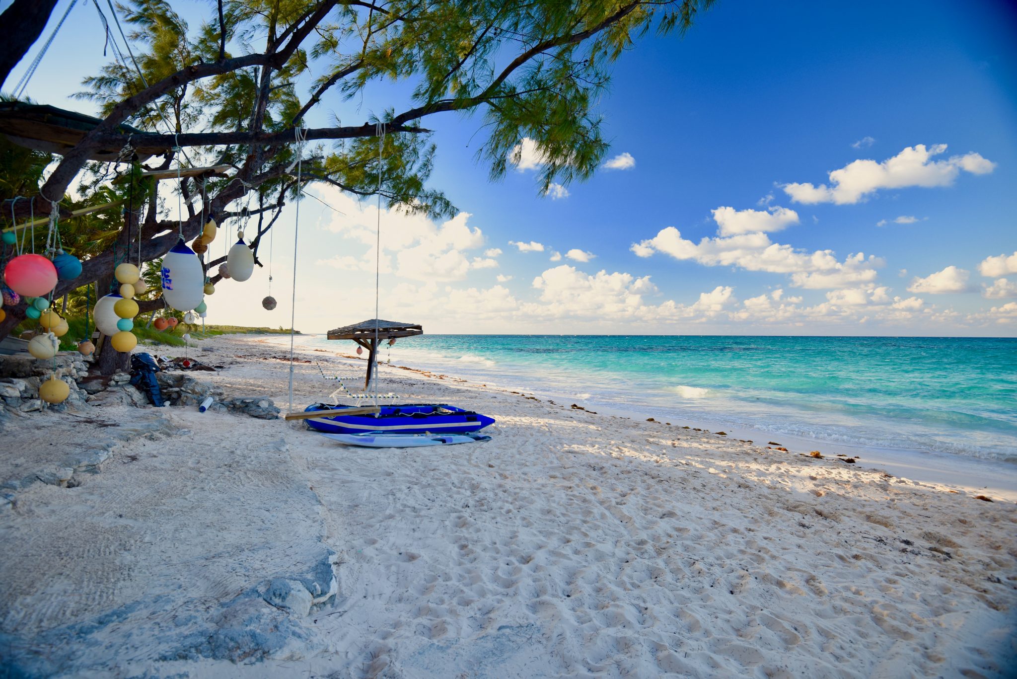 Kitesurfing in Cat Island Holidays and Travel Guides » Caribbean