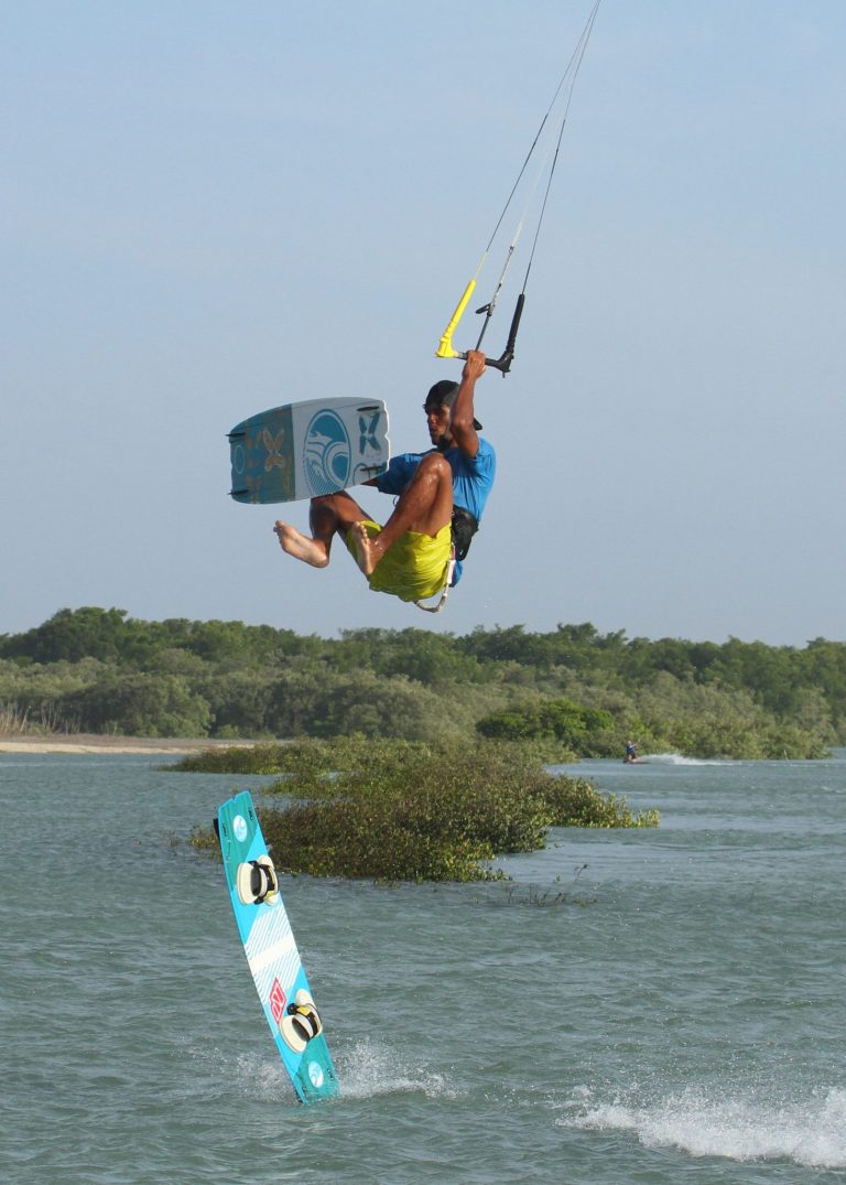 Kitesurfing Technique - Board Swap Back Loop