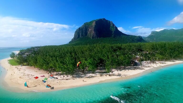 Common April Day in Mauritius