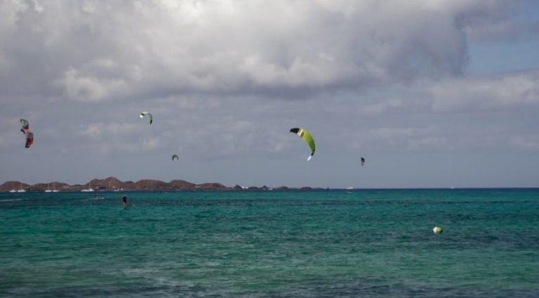 Stunt Kite foiling