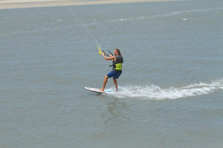 Kitesurfing Technique - Riding Downwind
