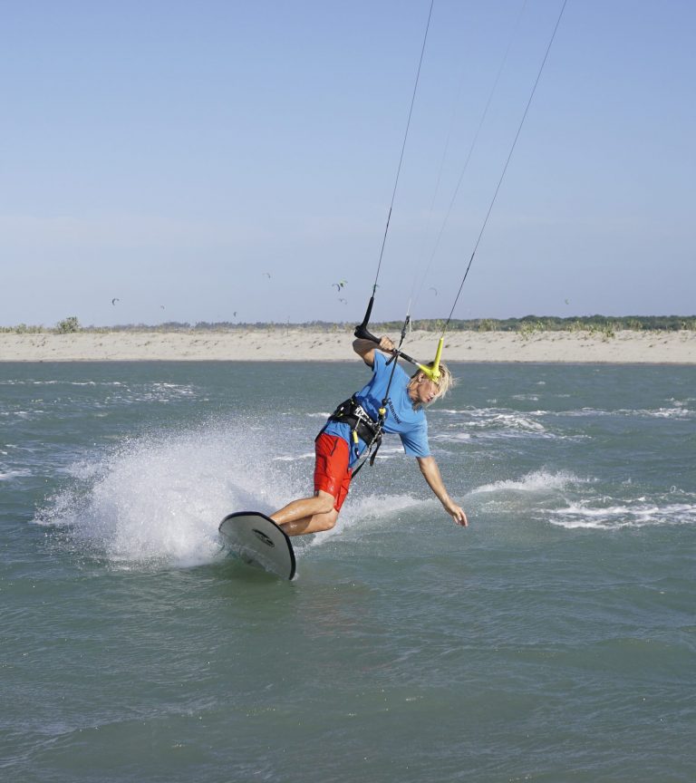 Kitesurfing Technique - Mythical Wave Riding
