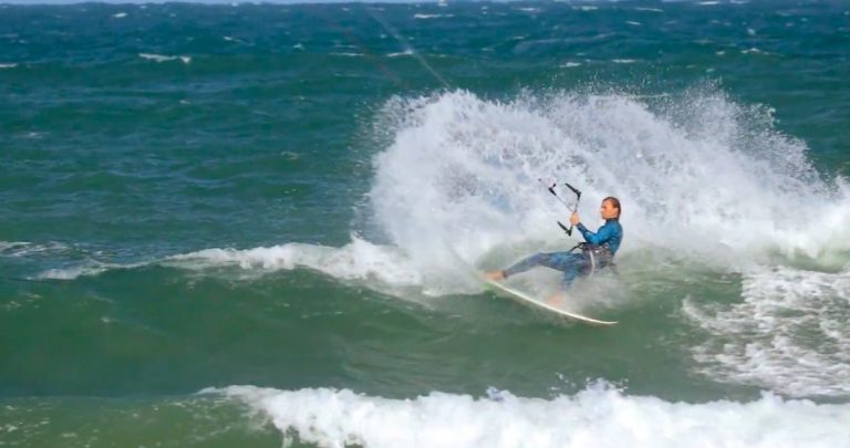 Epic strapless kitesurfing Torquay - Jarrod Snow