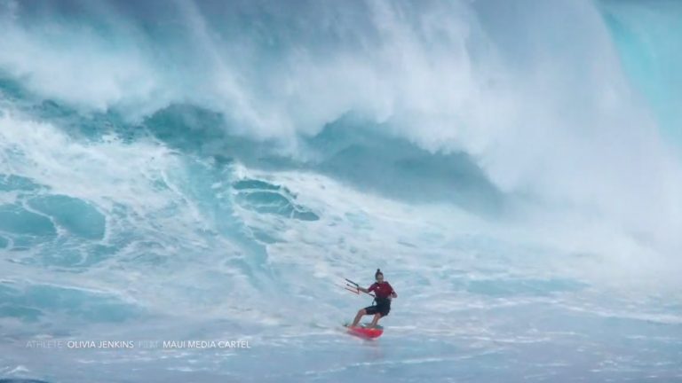 Kitesurfing Peahi (Jaws) Winter 2018 - Olivia Jenkins