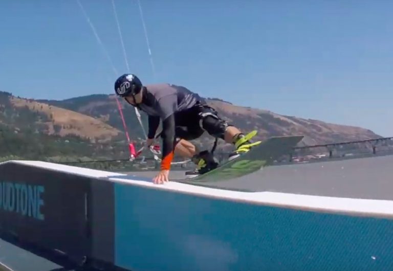 Ohhh Hood kiteboarding