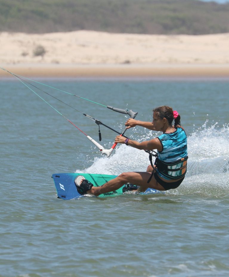 Kitesurfing Technique - Twin Tip Toe to Heel Carve with Downloop