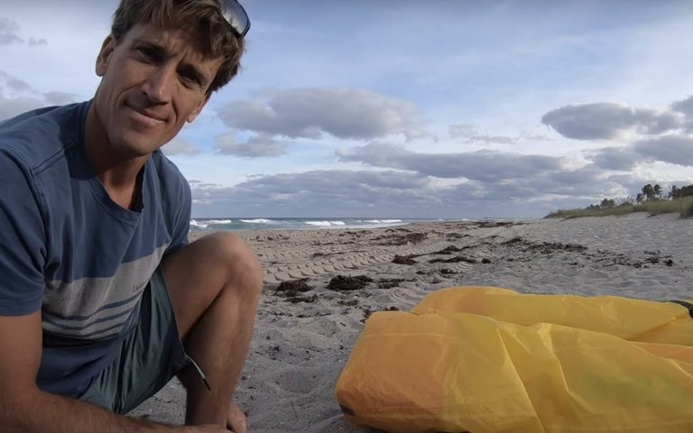 "How to properly roll up your kite" Kitesurfing, Kiteboarding