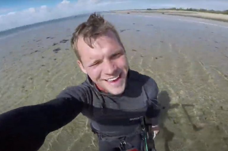 Surfing in SUPER shallow water -  a FUN freeride!
