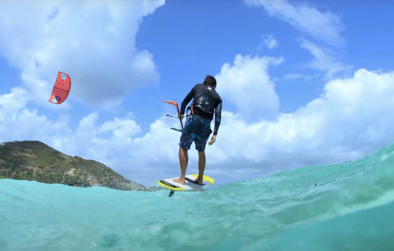 The Duotone Juice VS The Duotone Mono - Which one is the best light wind kite for Kitesurfing?