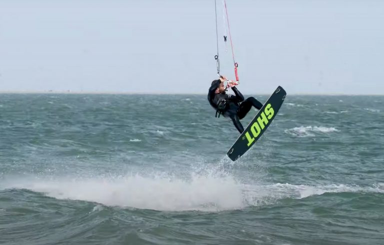 How to BACKROLL safely - Kitesurfing