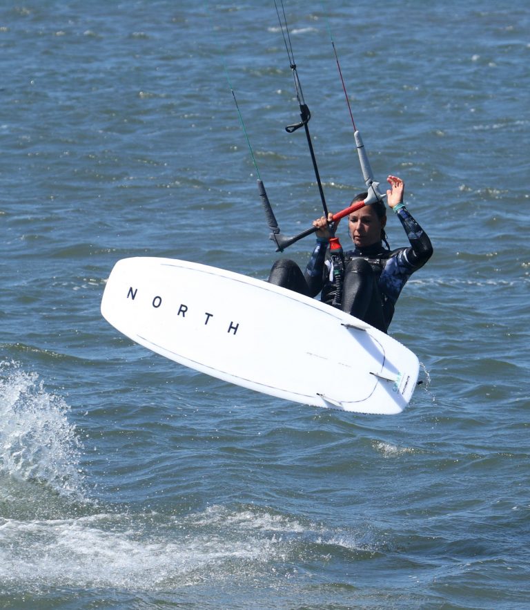 Kitesurfing Technique - Strapless No Grab Air Gybe