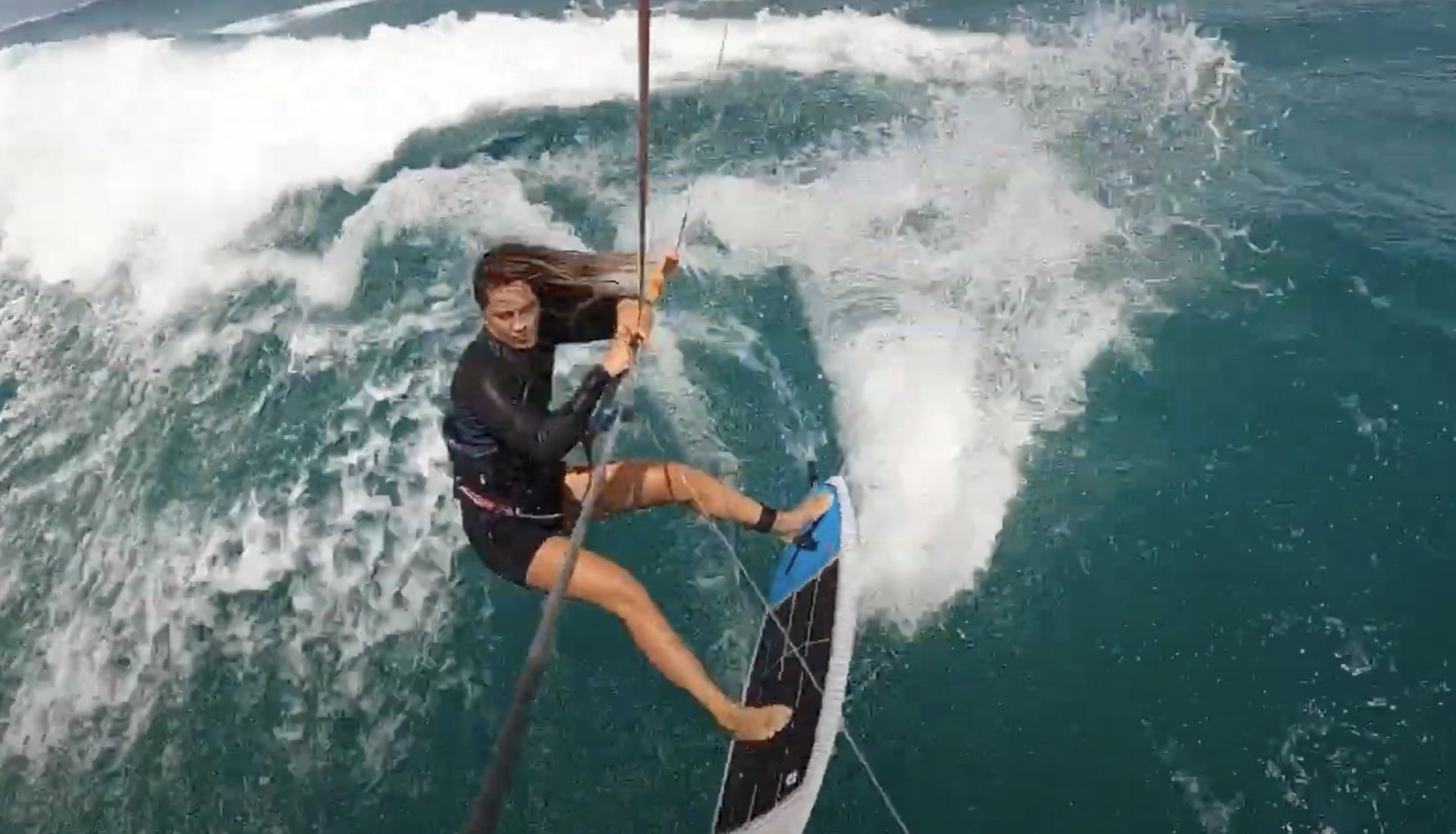 Julia Castro- Kitesurf crash