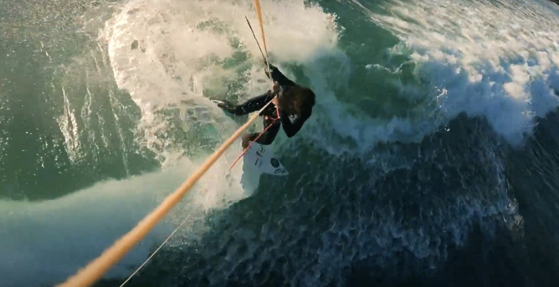 Kitesurf Wave Riding in Ericeria (Portugal) - Pablo Amores (Slingshot Kiteboarding, Prolimit)