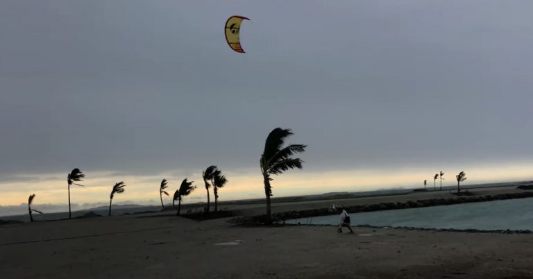 KITE FAIL: I went kiteboarding in a cyclone and almost DIED (Teen Yacht Tuesday)