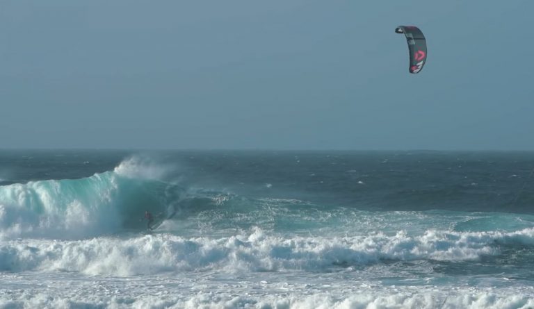 30+ KNOTS KITEBOARDING FREE RIDE!! - Court In The Act #VLOG