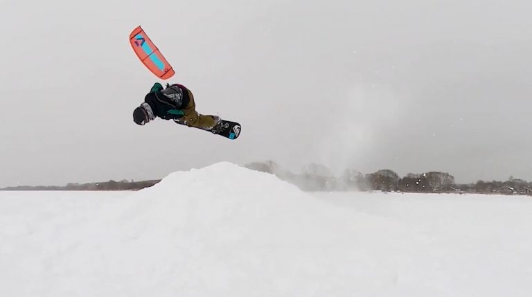 Snowkiting on the lake