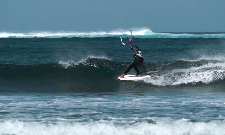 KITE SURFING A FOAMIE!!! - Court In The Act #VLOG 150