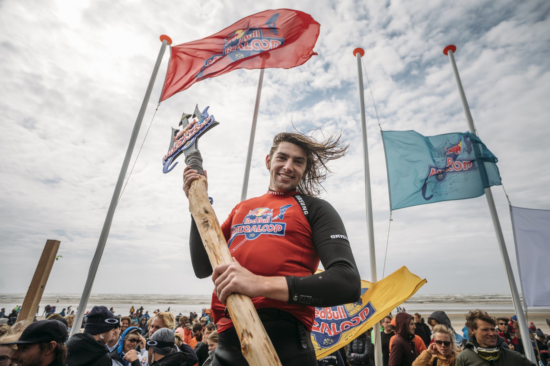 Red Bull Megaloop – The Wind Window Is Open!