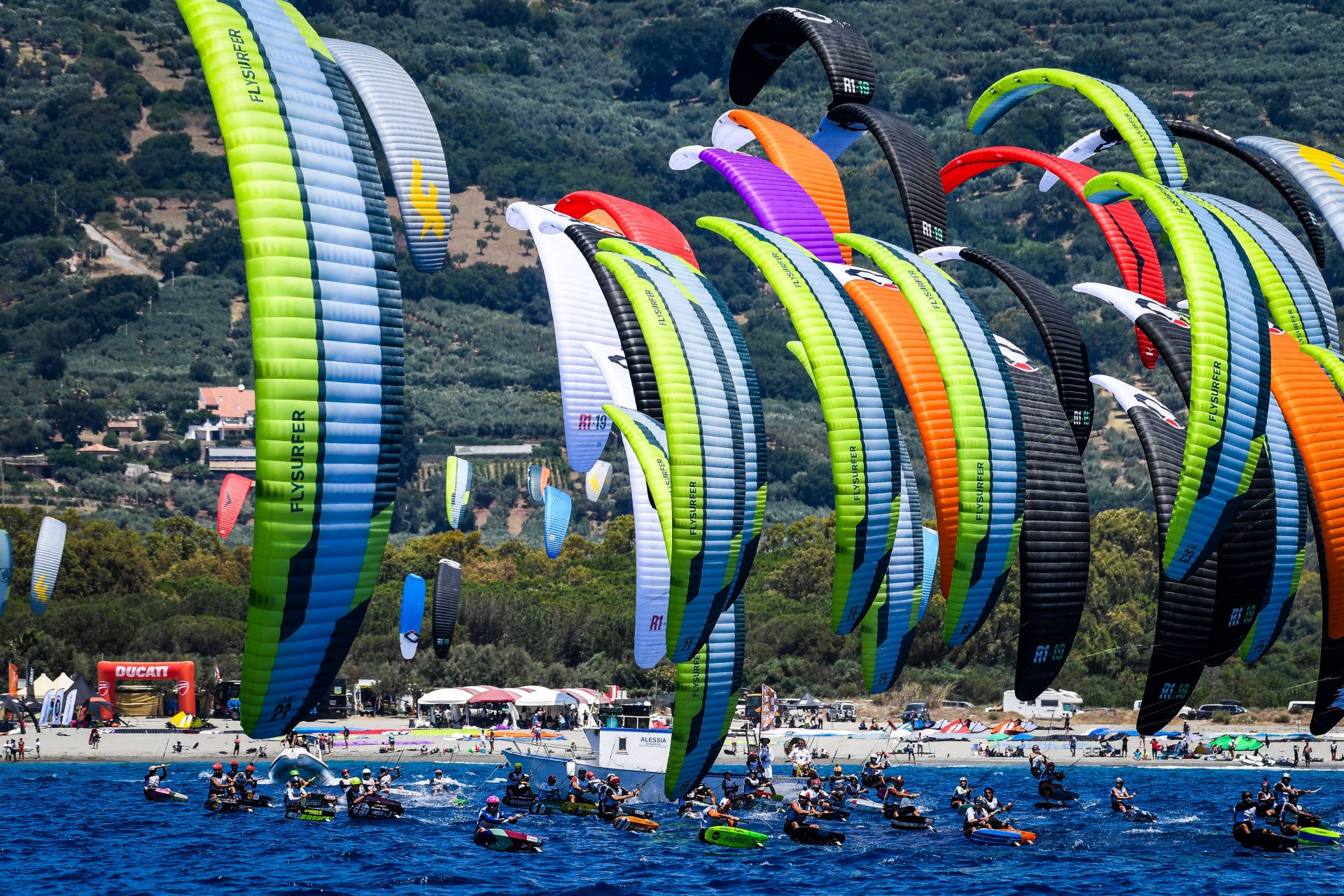 Kiteracers Poised to Fight for European Titles in Montpellier