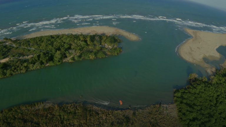 Experience A Freestyle Kiteboarding Paradise In 4 Minutes