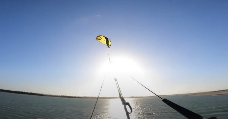 Kitesurfing KITELOOP on a New Harlem GO 9m!