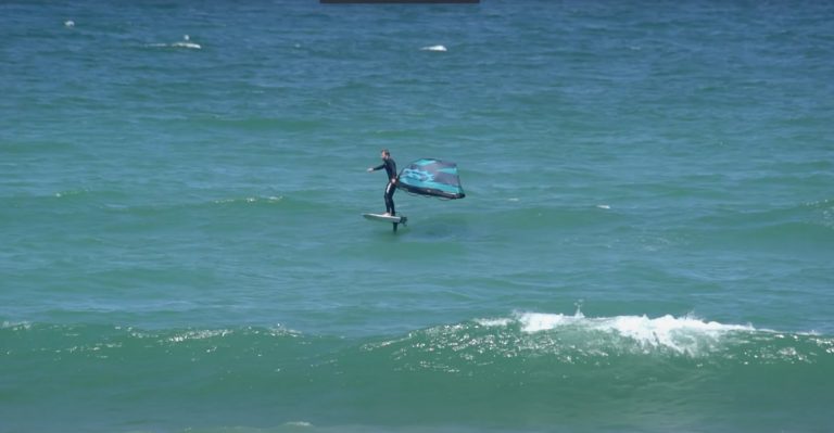 Wingfoiling in waves