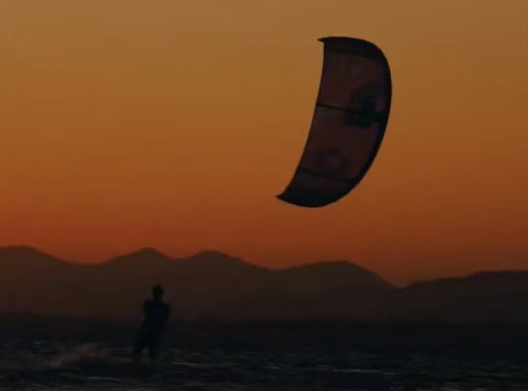 The perfect sunset #kitesurf session! #shorts