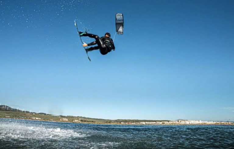 Airush Kiteboarding | Razor v10 - Tech Video