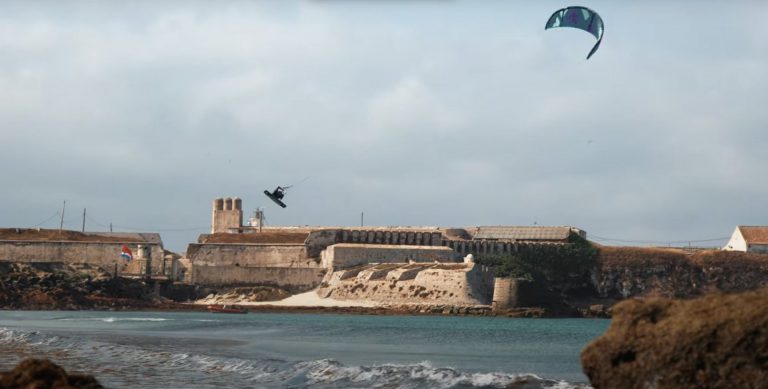 Strapless & Women's Twin-Tip Highlights | Qatar Airways GKA Big Air World Championships