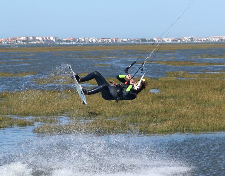 Kitesurfing Technique - Popped Back Roll