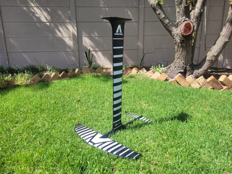 Kitesurfing Reviews - Armstrong Foils CF 950 V2 2022
