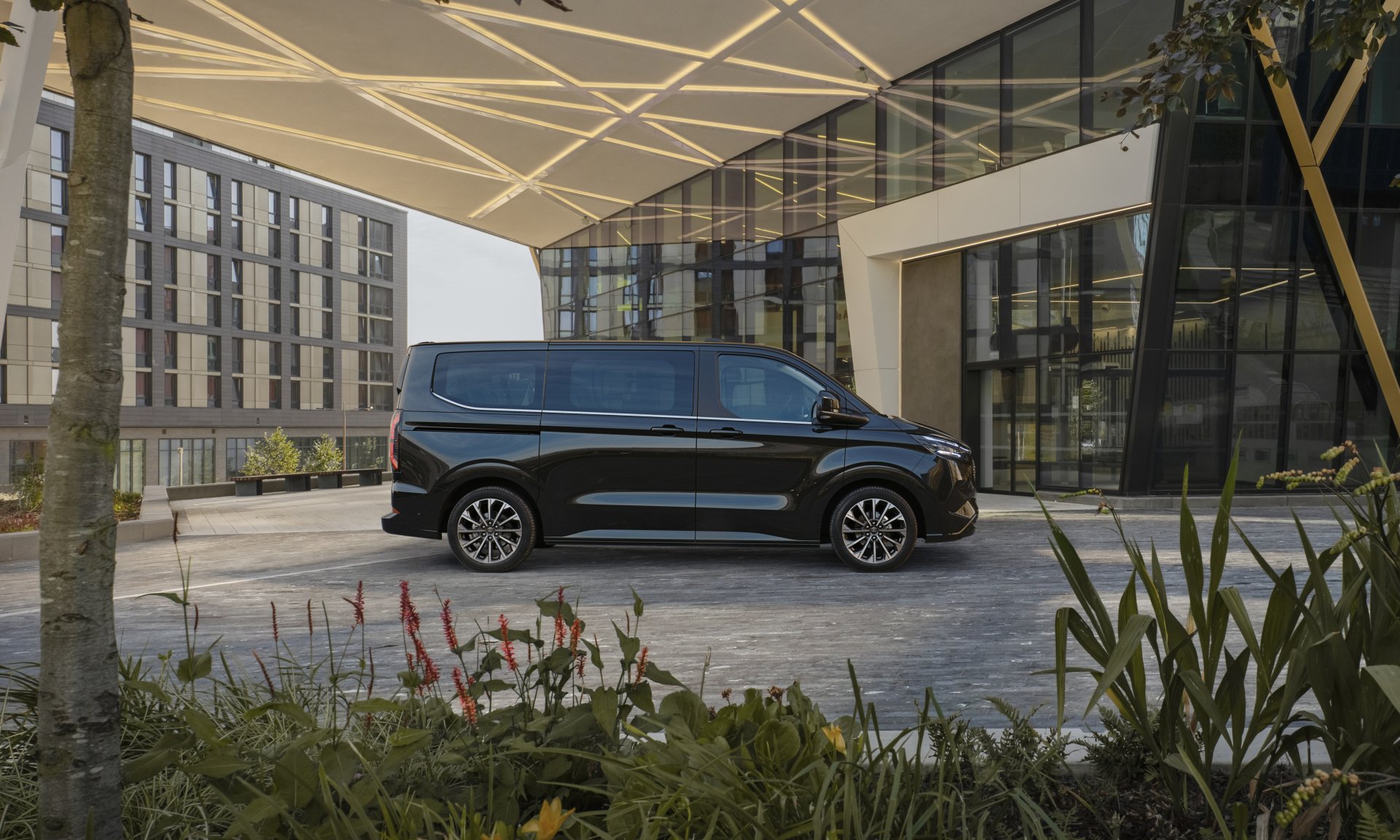 Ford Pro Reveals All-Electric E-Tourneo
