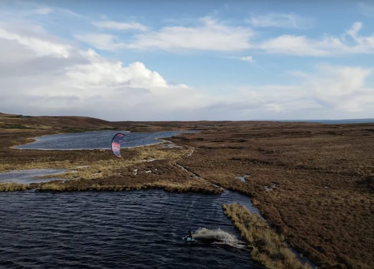 KITEBOARDING RAINBOW LAKE - SCOTLAND Ep.5 - Court In The Act Free Ride Vlog
