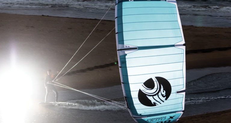 03 Cabrinha Moto X Kite