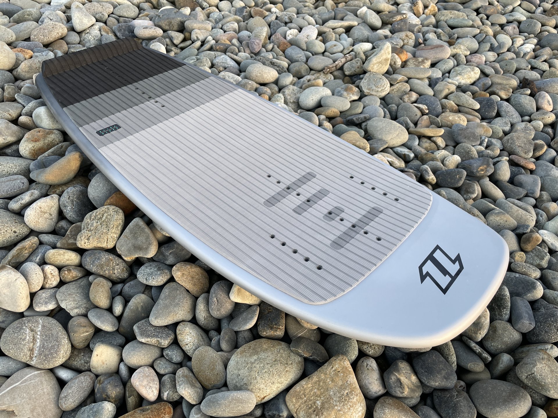 North Kiteboarding Scoop Mini 110 x 45cm 2023 Kitesurfing Reviews Boards Hydrofoil Boards Free Kitesurfing Magazine Online IKSURFMAG