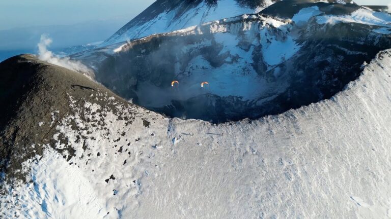 Snowkiting on a smoking volcano / highest active volcano of Europe / Mount Etna 3357m