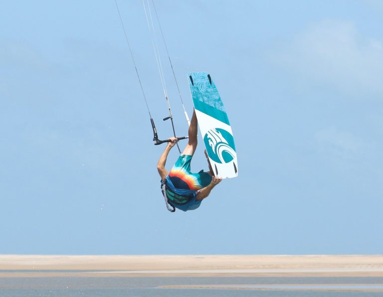Kitesurfing Technique - Boned Inverted Back Roll Transition