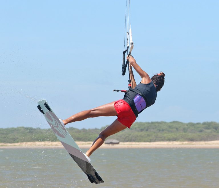 Kitesurfing Technique - Popped Back Roll to Toeside