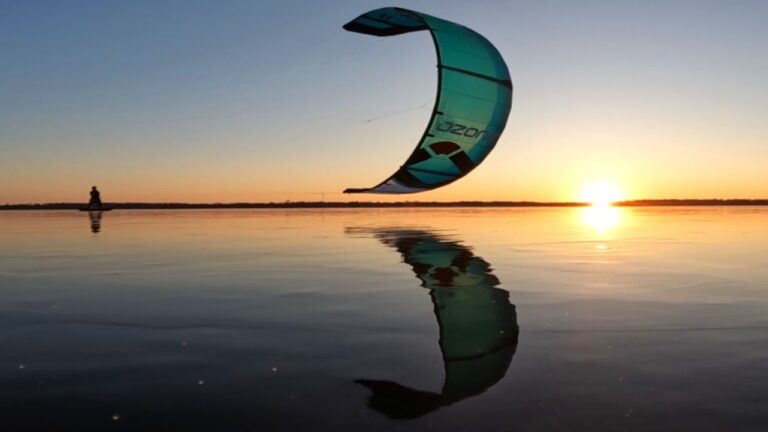 Sunset Switchblade Session - Ice Kiting