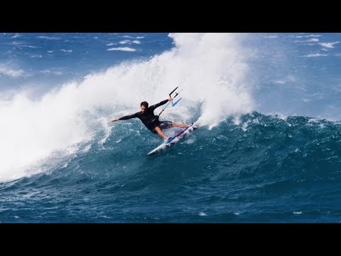 Trying to Kitesurf Gusty 50 knot Winds at Lanes, Ho'okipa