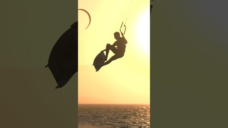 Flying through the sun // kiteboarding