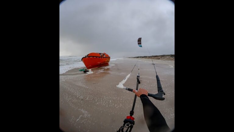 30KNT STORM SESSION - FINALLY LOOPING AFTER 2 MONTHS! WASHED UP LIFEBOAT??