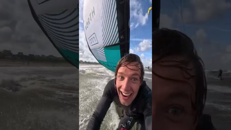 Kitesurfing with friends #short #kitesurfing